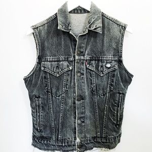 Distressed grey Levi’s punk rock vest